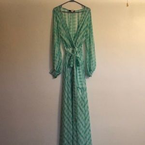 Green/white maxi dress